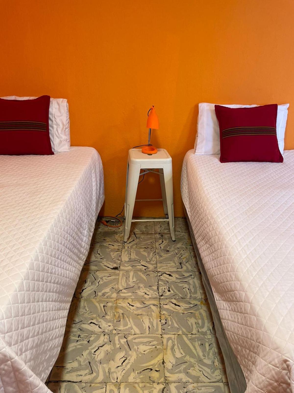 Why Not Hotel Антигуа-Гватемала Номер фото